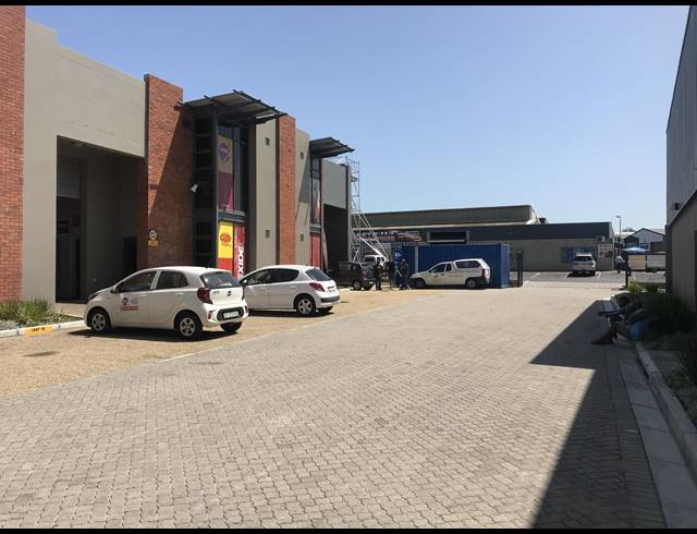 302M² WAREHOUSE TO LET IN STIKLAND INDUSTRIAL